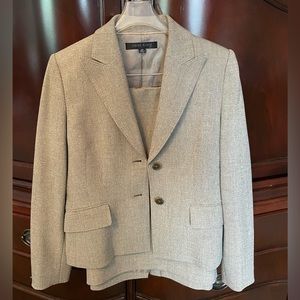 Anne Klein two piece gray suit - 6P